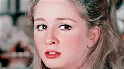 في عيد ميلادها الـ70.. ظهور مڤزع للفنانة «نجلاء فتحي» وهكذا غيرها الزمن