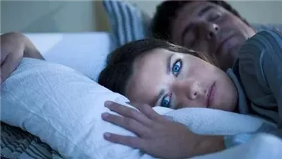 زوجي ينام معي فقط كل أسبوعين هل هذا طبيعي؟ رد غير متوقع من أزهري